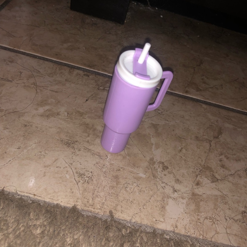Lilac Stanley cup keychain without the chain